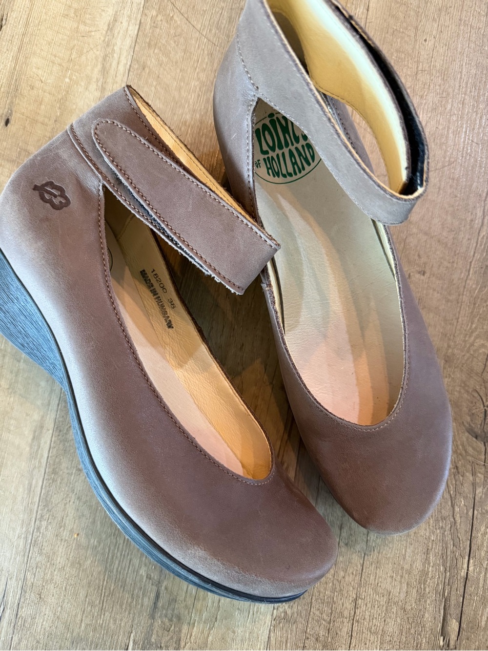 Loints of Holland Sydney Leather Mary Jane Shoes | Brown